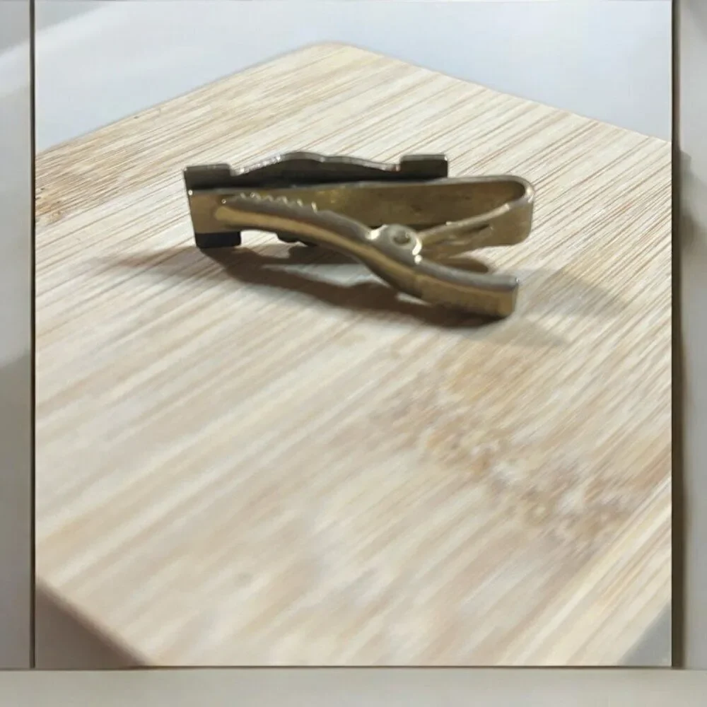 ESTATE MEN'S TIE CLIP - SHAKING HANDS-